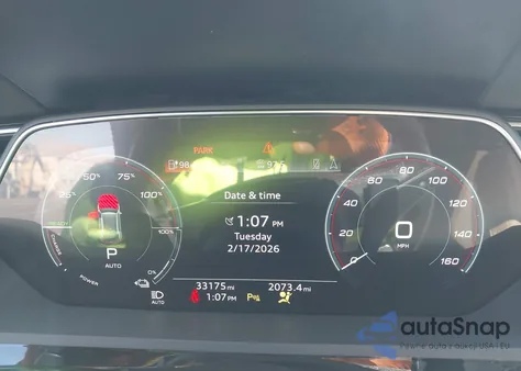 2024 Audi Q8 E-Tron Premium Plus Quattro z USA, uszkodzony, nr VIN WA15AAGE3RB056665